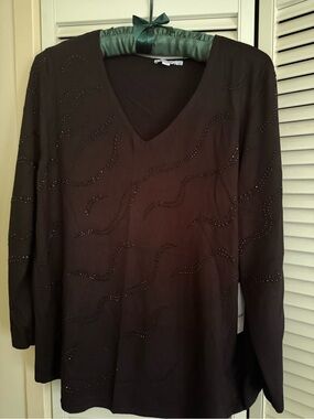 Chico's Black V-Neck Long Sleeve Top with Studded Wave Accents